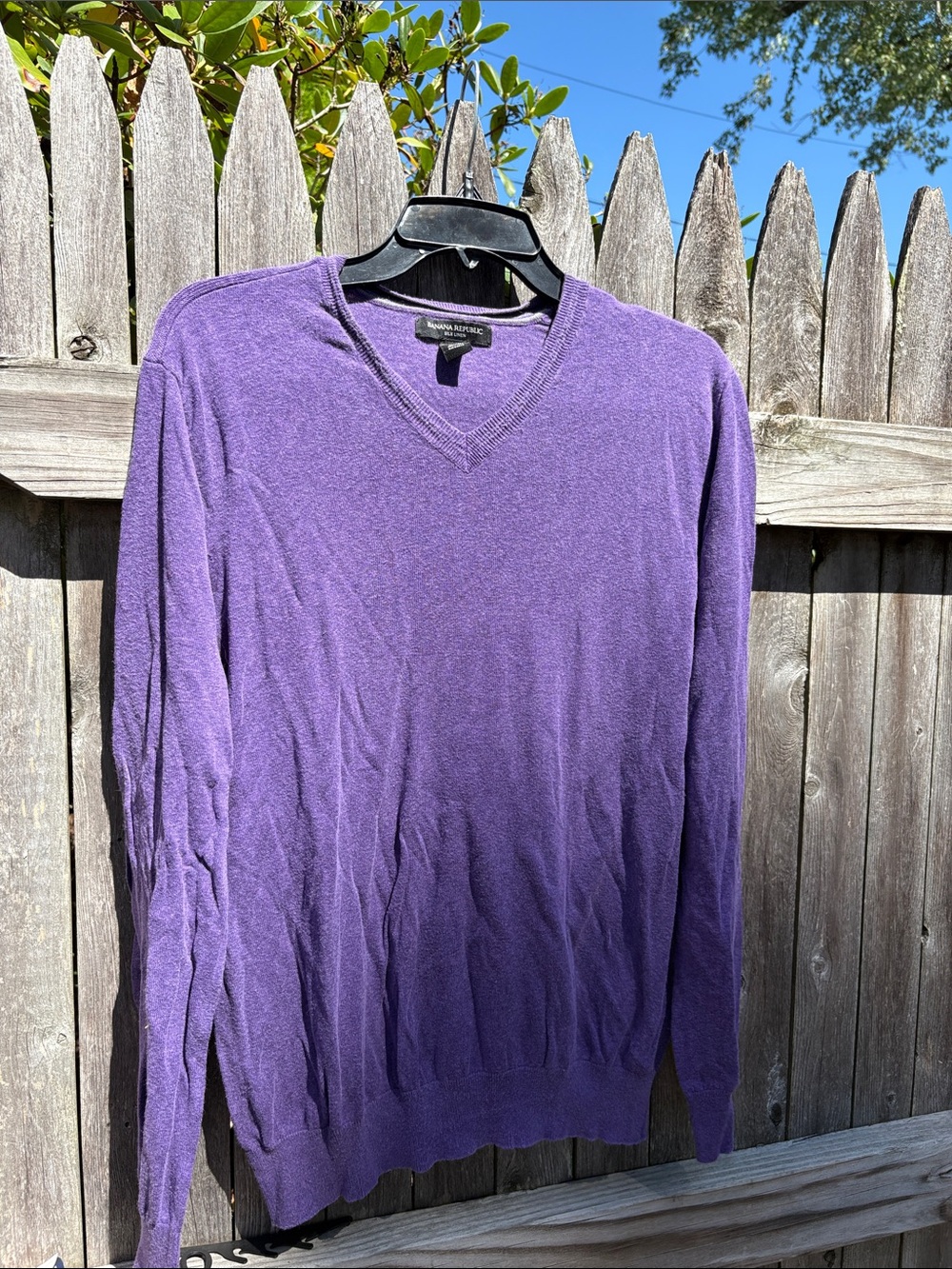 Banana Republic large silk & linen v-neck!